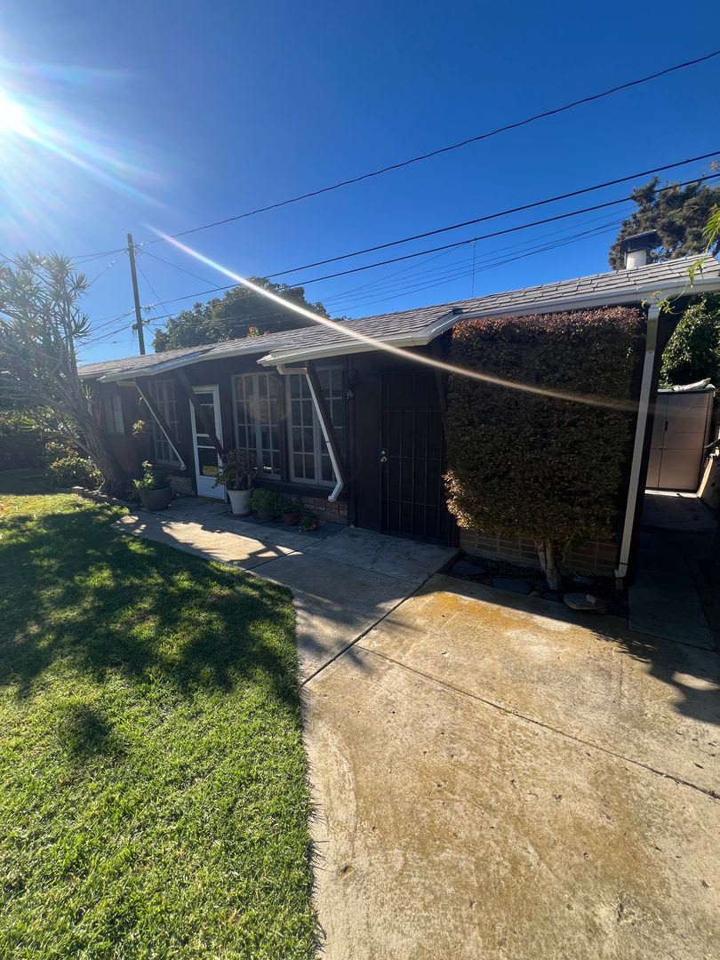 Charming back Studio