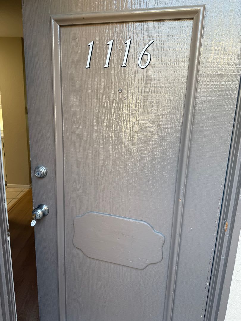 2 Bedroom 1.5 Bath Beautiful Townhome in East Anaheim for Lease