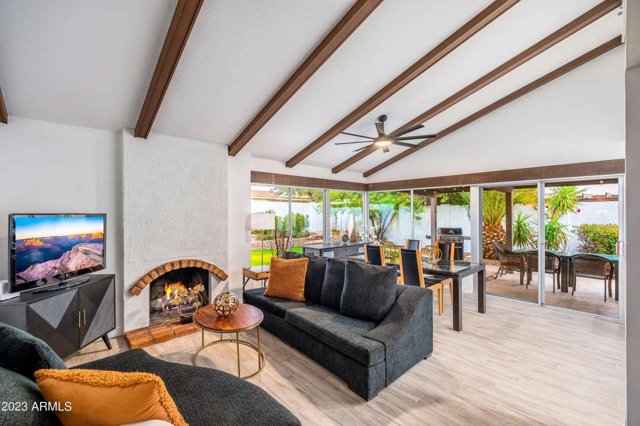 7733 E HUBBELL Street