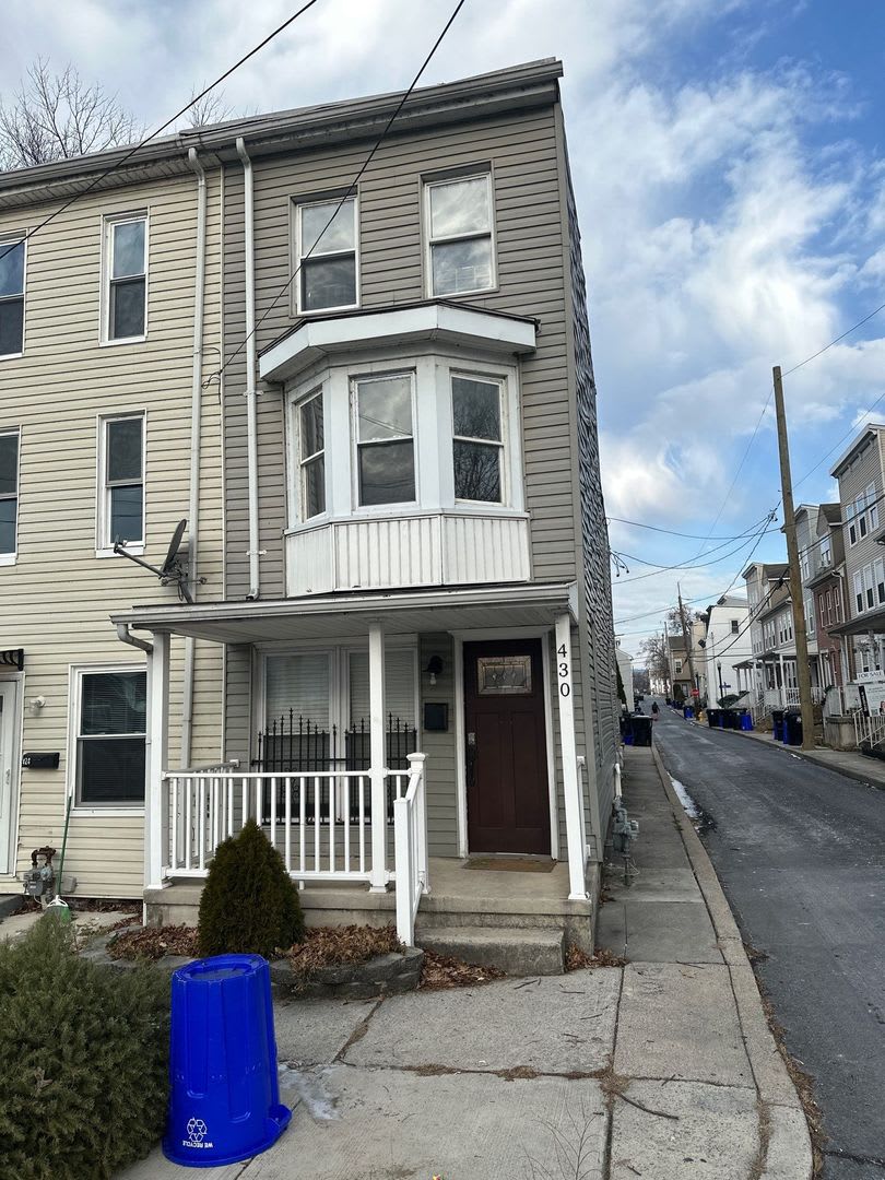 Charming 3 bedroom on Hamilton St