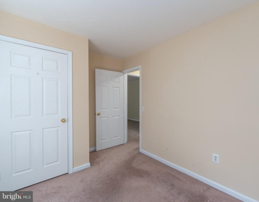 8005 SILVER FOX Drive