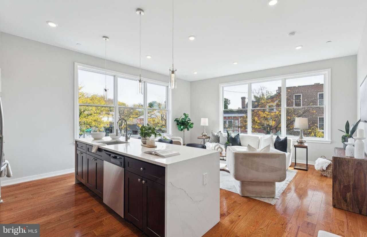 100 FORREST Avenue unit: 303