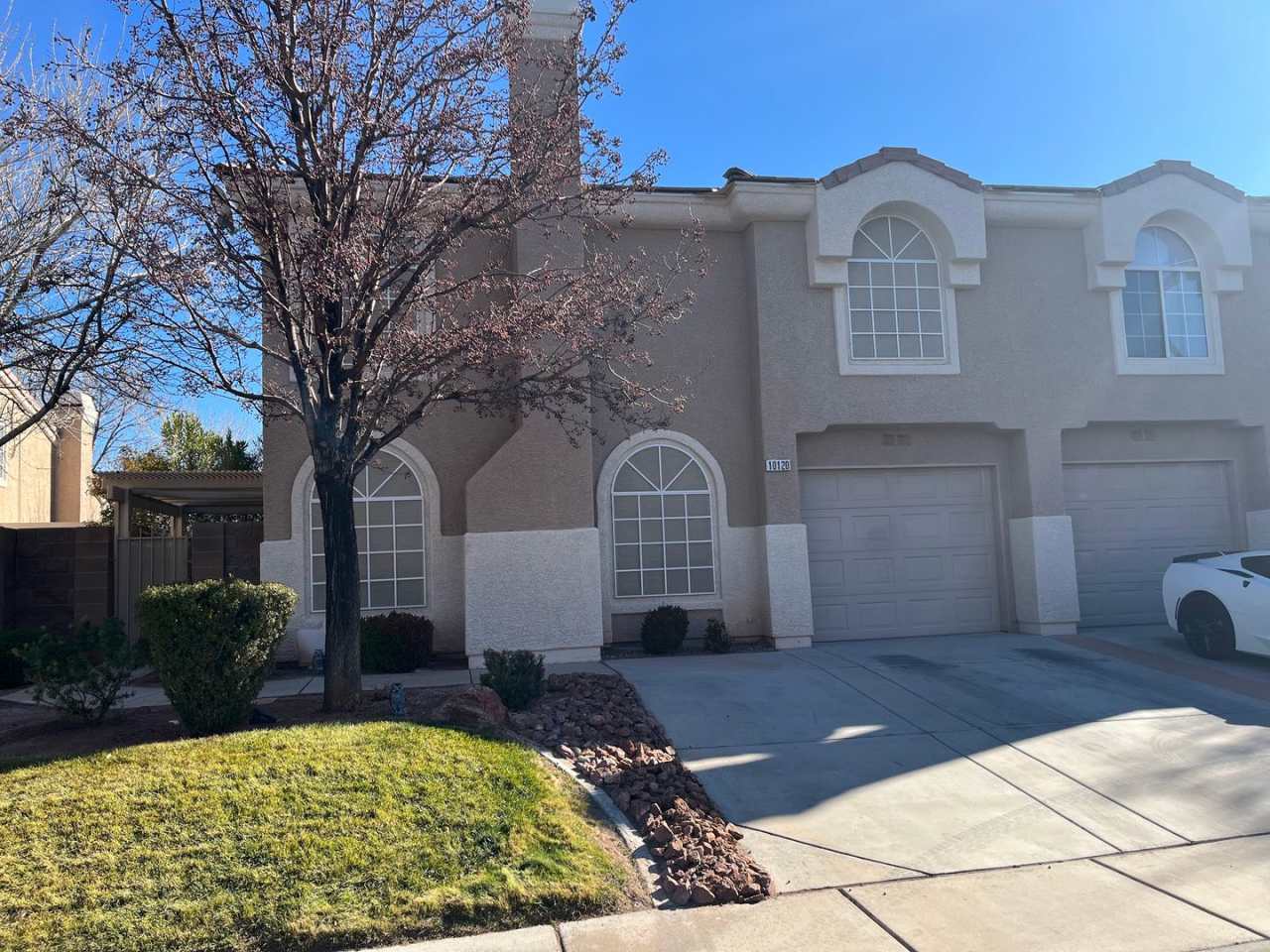 Two bedroom Townhome with attached garage!