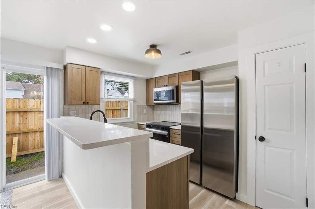 1800 Beckwood Common