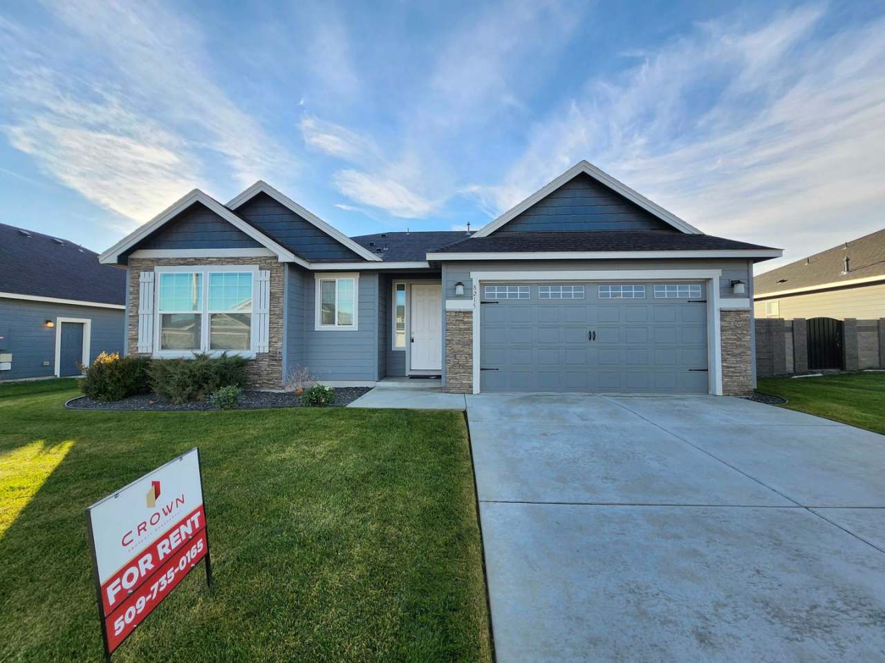 MOVE-IN SPECIAL: 1/2 MONTHS RENT FREE! Like New 3-Bedroom, 2-Bath Home