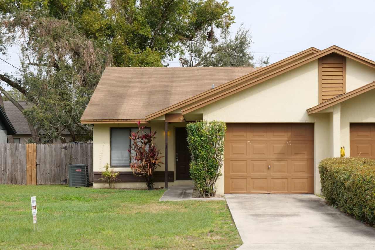 2 bed 2 bath 1/2 duplex in Longwood!