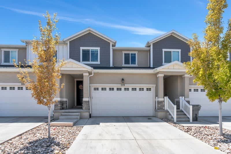 219 West Silver Springs Drive