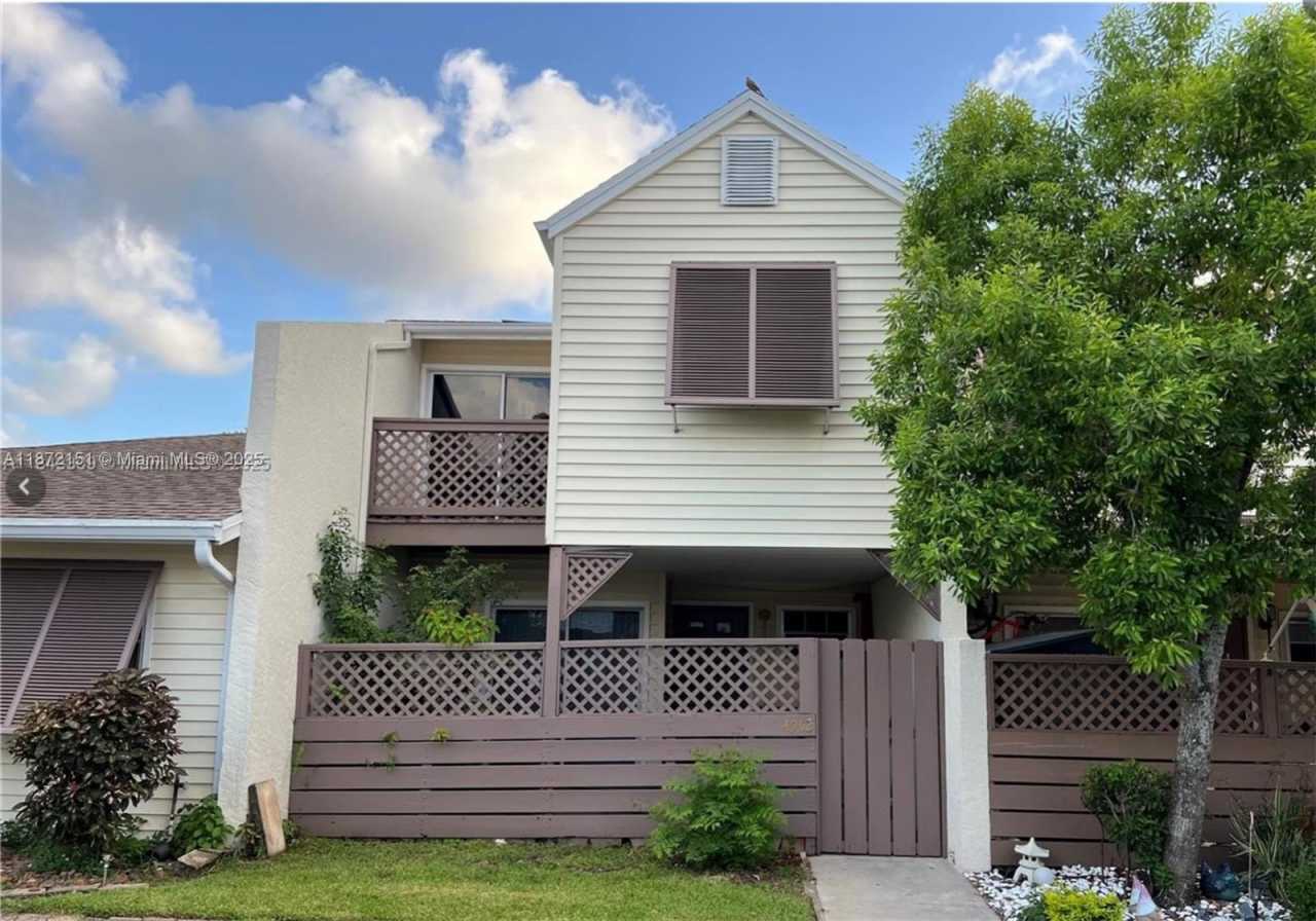 4952 N Hemingway Cir