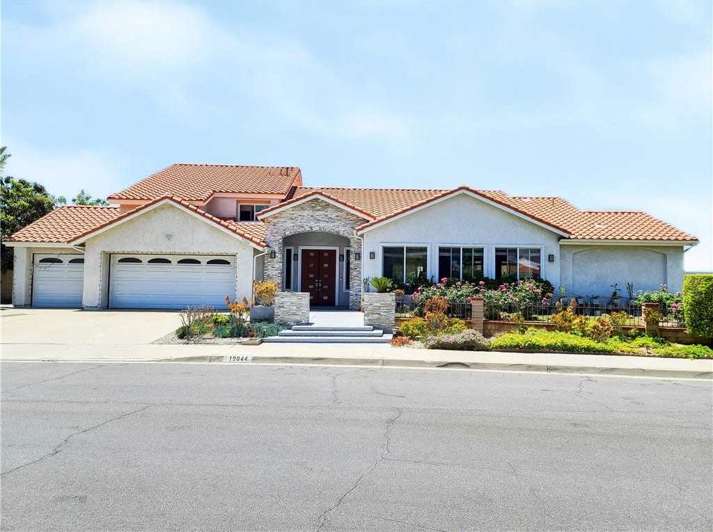 19044 Summit Ridge Dr