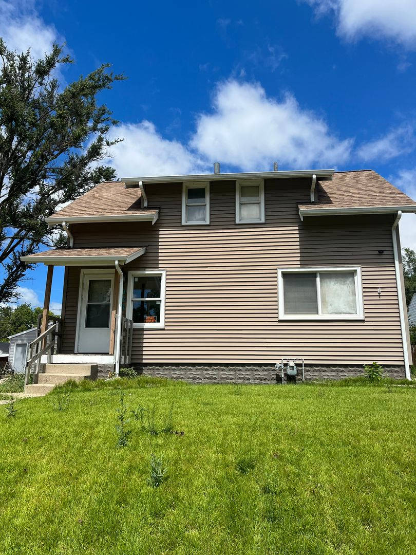 Two Bedroom 1 Bathroom House for Rent!