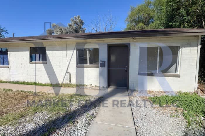 1834 East Yale Street