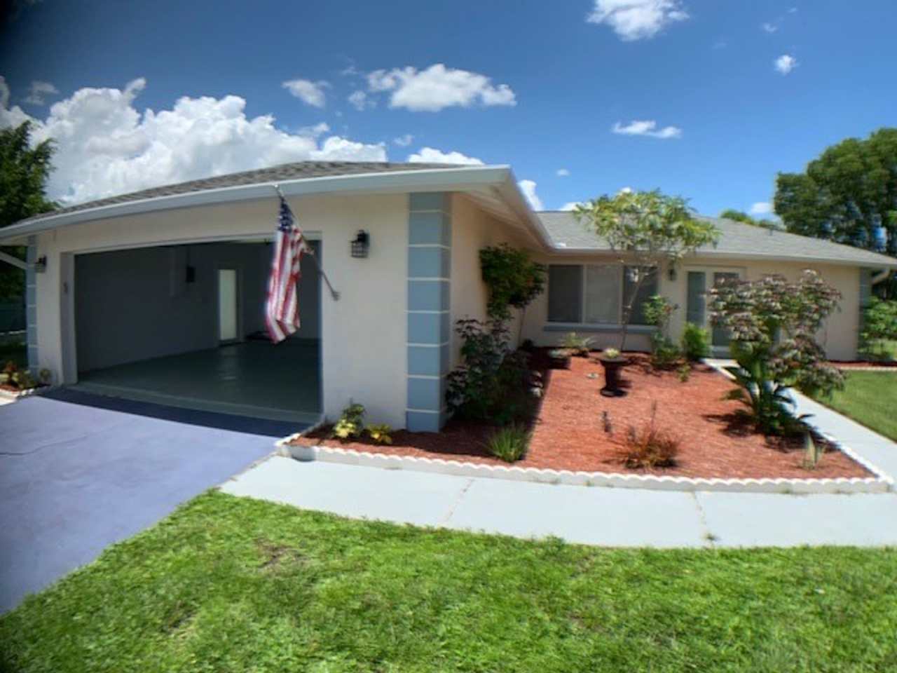 Coming December 1st - North Ft Myers single family Pool house with a large Screened in enclosure