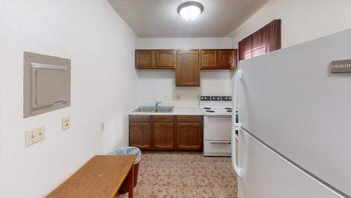 1100 East Broadway Avenue