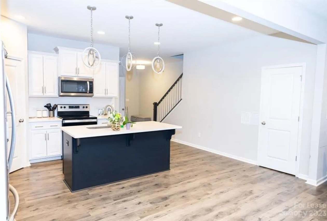 Room in 2 Bedroom Home at Wigeon Wy