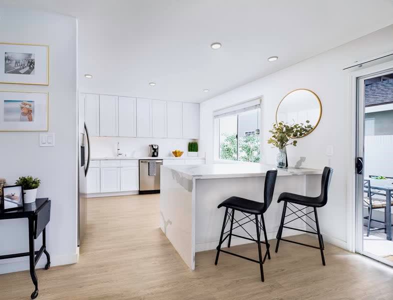 The CitiZen South Bay on W235