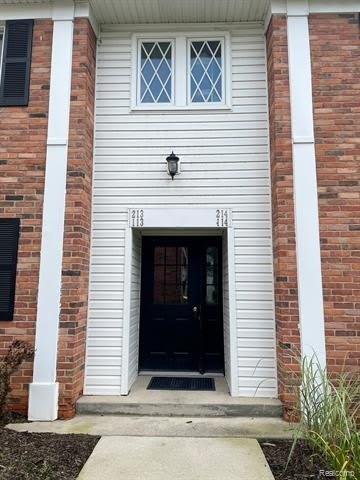 525 FAIRBROOK Street