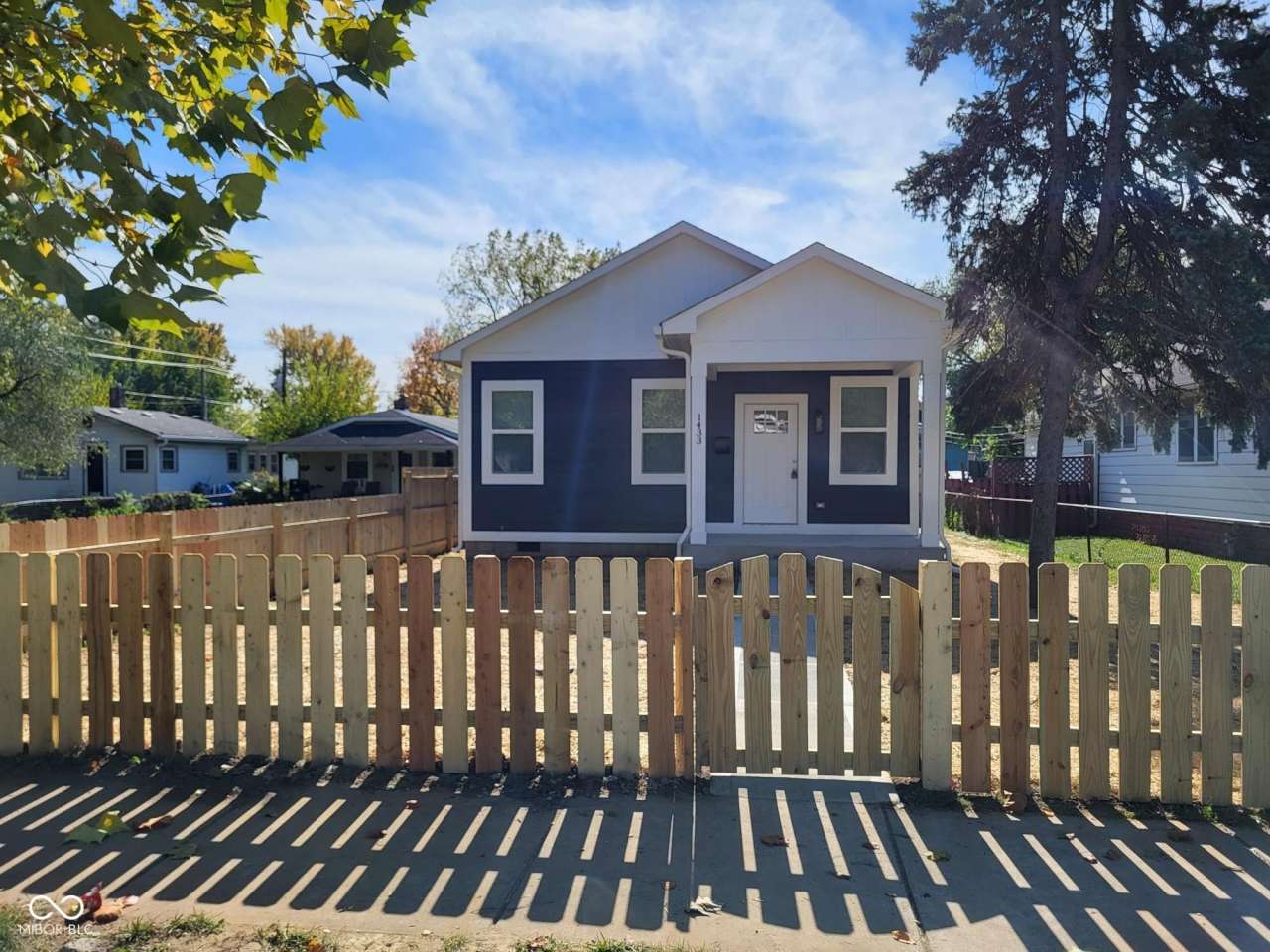 1433 W Pruitt Street