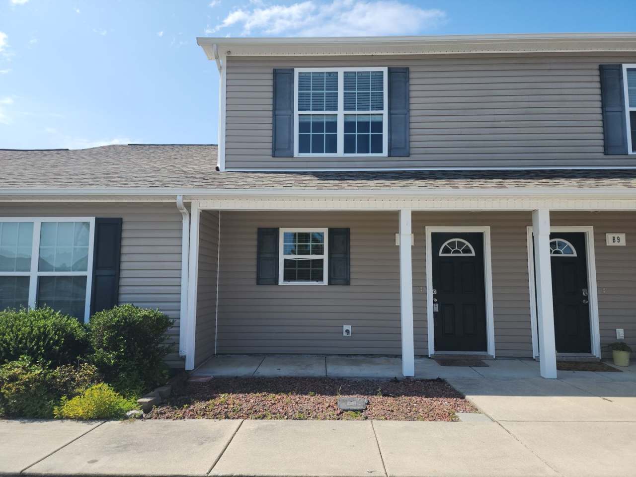Townhome Available Now in Peletier, NC!