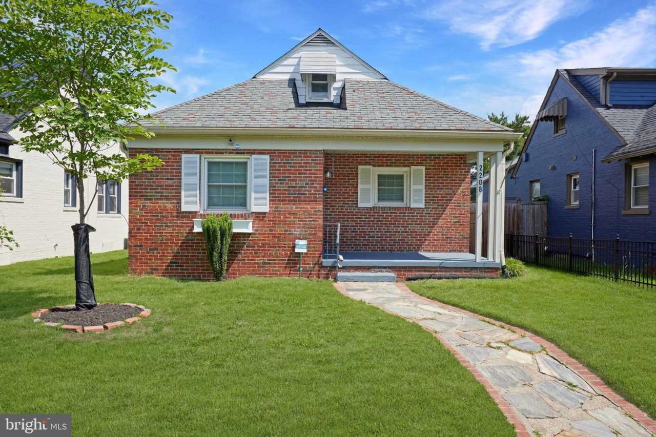 Charming 3BR/2BADetached Bungalow Blocks to the Arboretum is Move-in Ready!