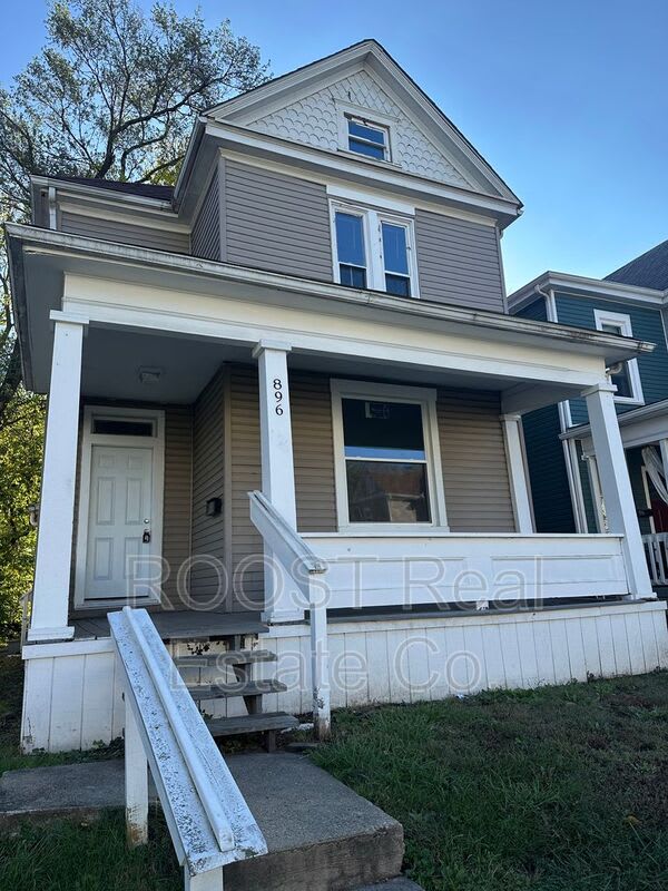 896 Ellsworth Avenue