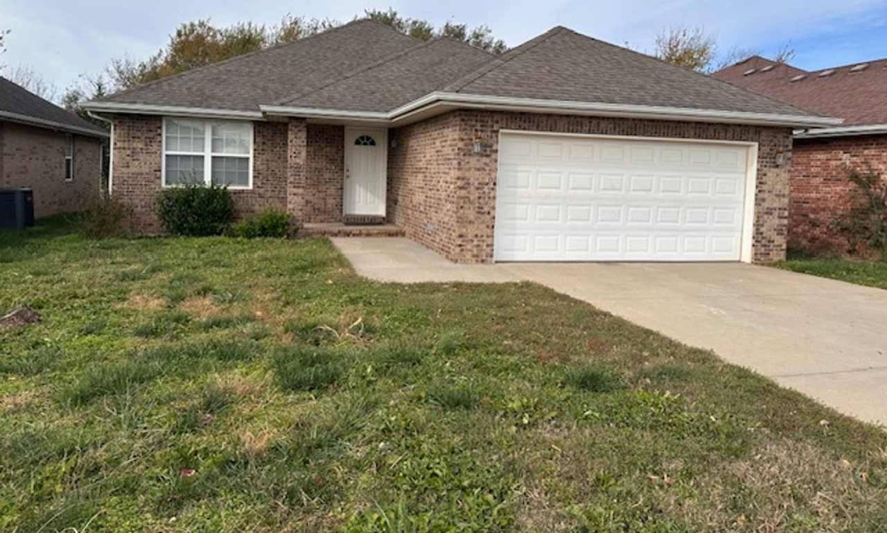 Great 3 bed 2 bath home in SE Springfield