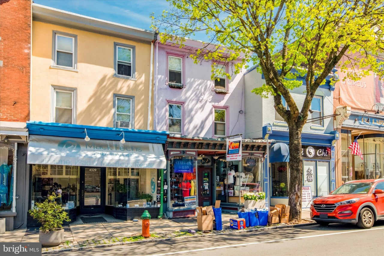 4327 MAIN Street unit: 3