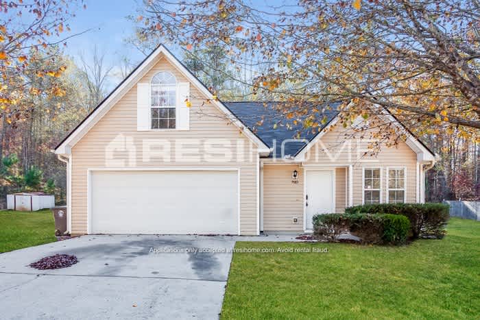 7913 Lake Stone Circle