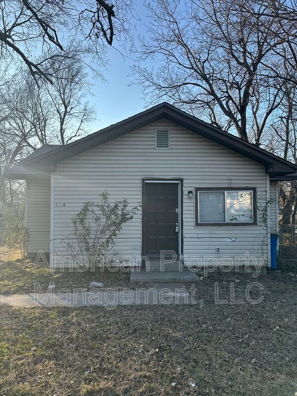 1928 N. Columbia Place