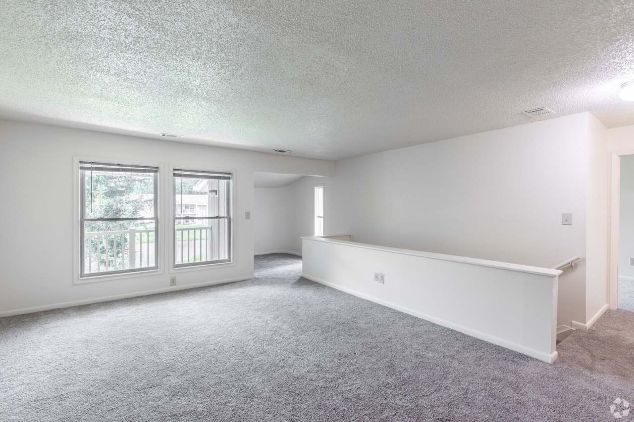 Emerald Pond Estates | 2 bedroom, 1 Bathroom Renovated Apartment