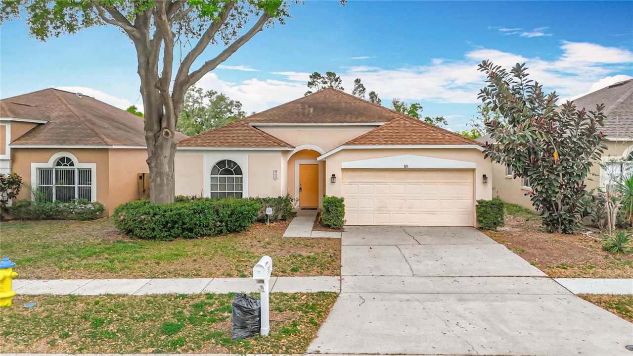 511 SAND RIDGE DRIVE