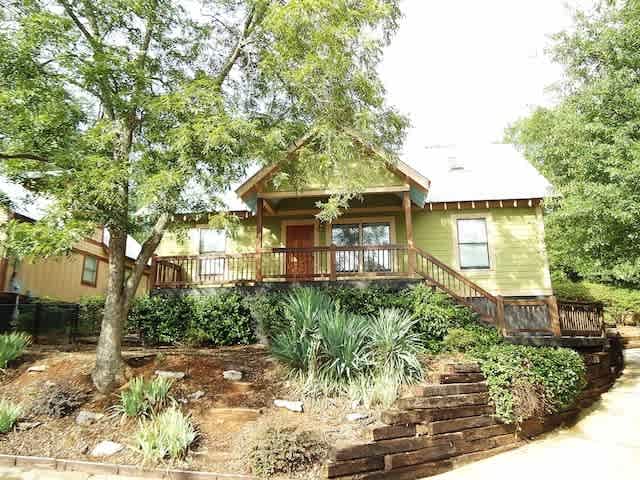 225 Pearl St - Craftsman Style Cottage - PRE-LEASING AUGUST 2026
