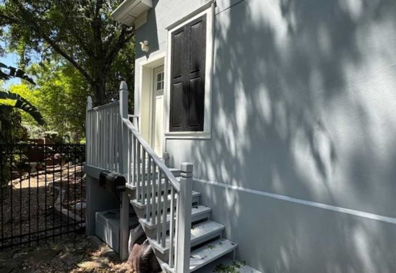1 Bedroom Renovated Garage Apartment