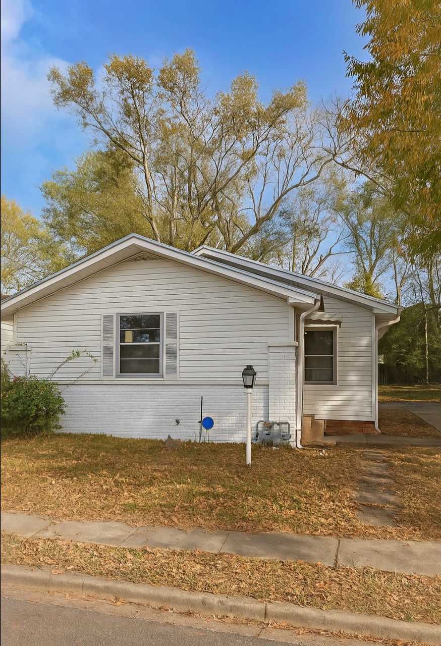 941 47th Place North