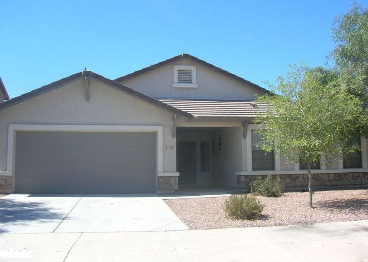 Goodyear single story 4 bedroom!