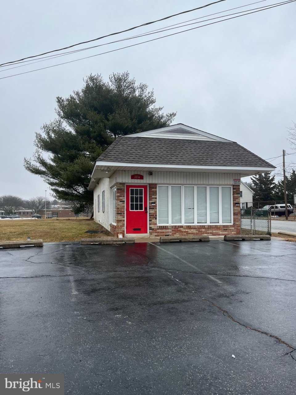 2233 CHICHESTER Avenue