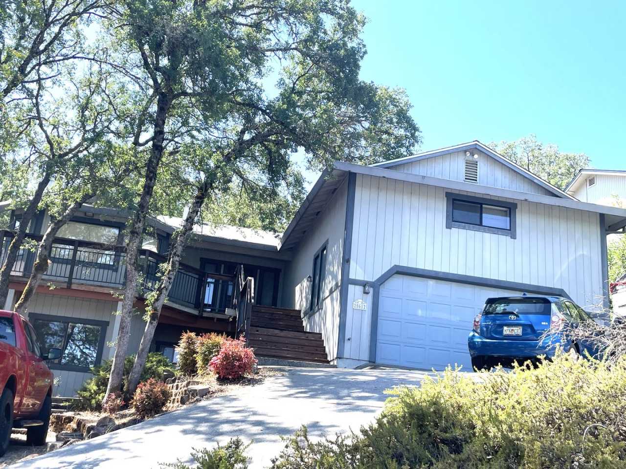 3 bedroom 3 bath plus a large room downstairs in Lake Wildwood, Penn Valley, CA