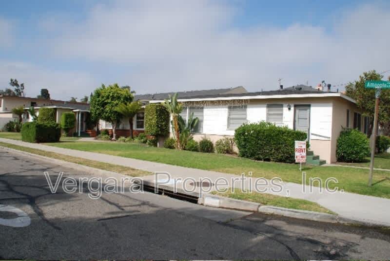 613 Amapola Ave.