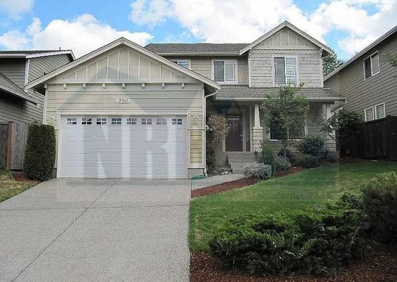 Absolutely Stunning House located near Walmart Supercenter!