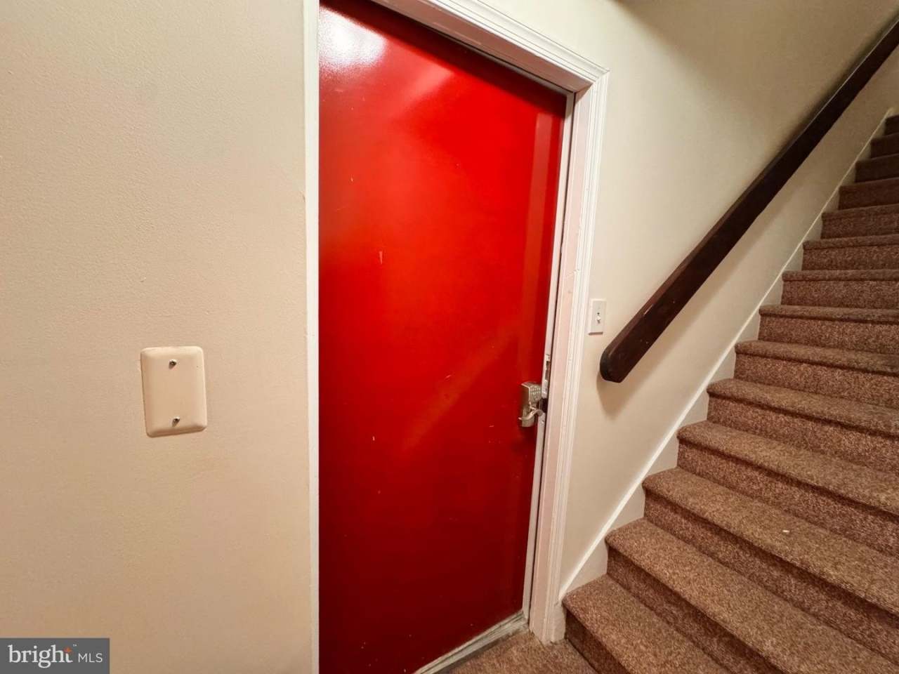 113 W GIRARD AVE #2ND FLOOR