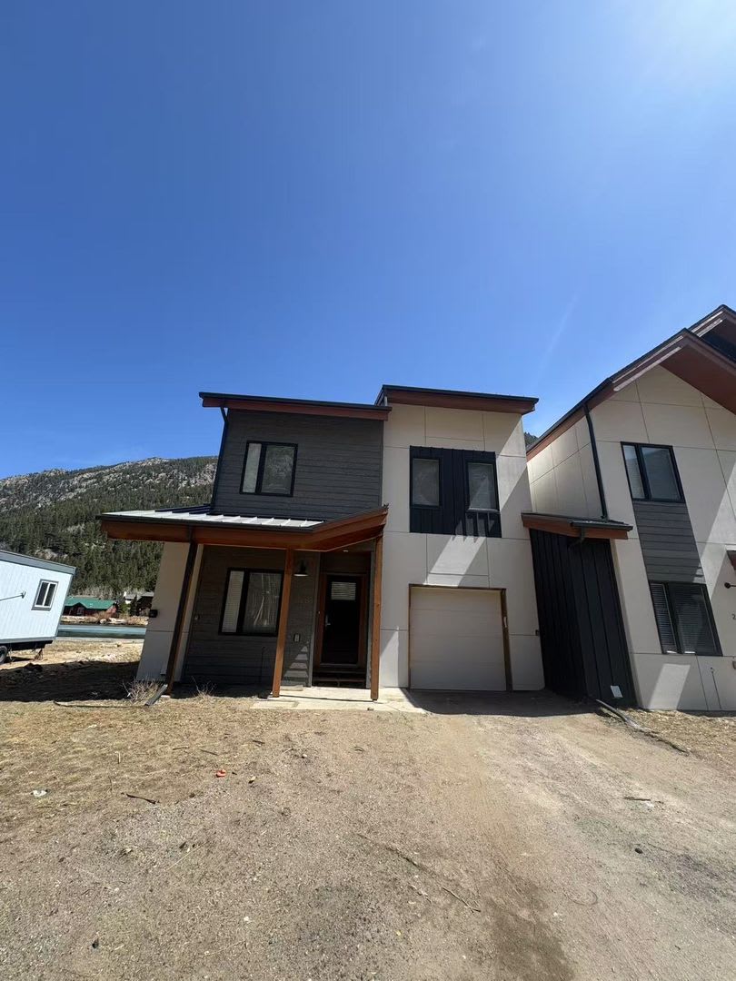 Single Family House in Georgetown