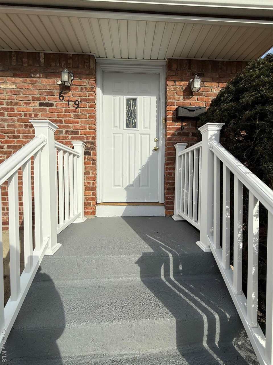 619 E Park Ave. unit: Main