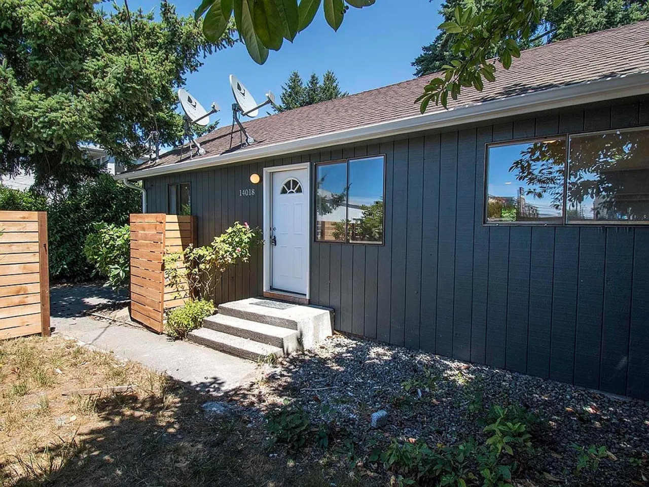 3 BR / 1 BA in nicely updated duplex in North Seattle