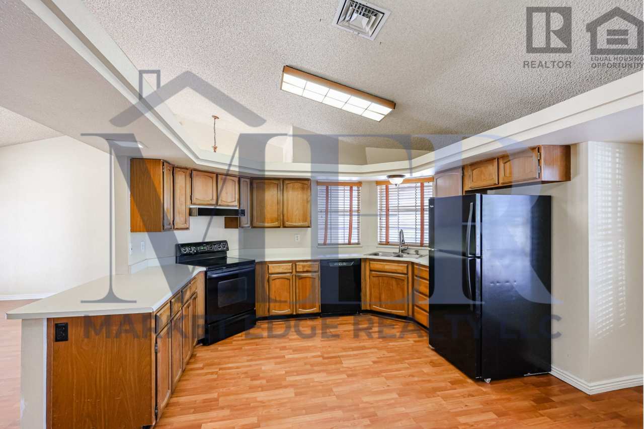 5727 W Villa Maria Dr