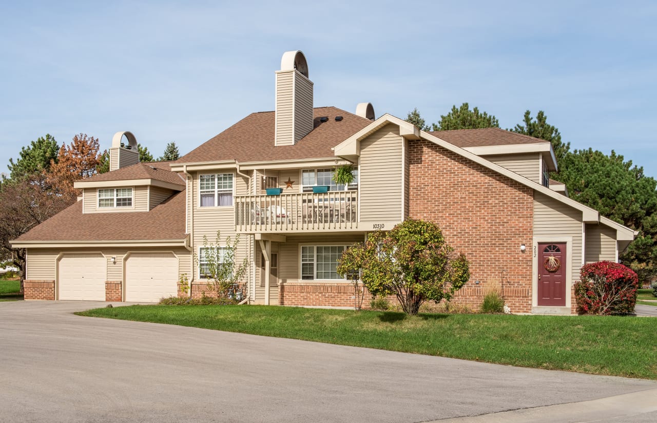 Plum Tree Apartments Sunny