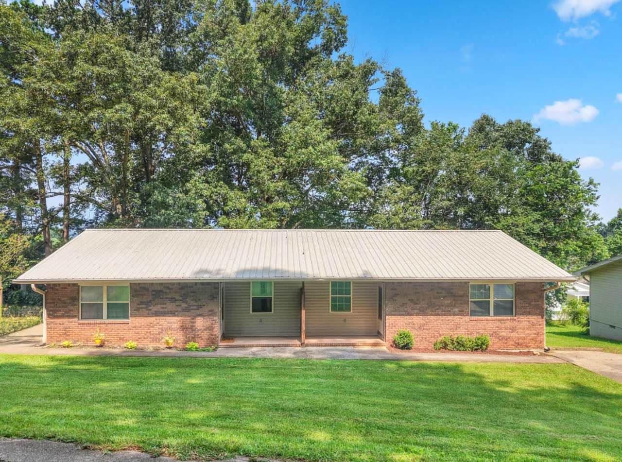 FIRST MONTH FREE! 2 Bed 1 Bath in Rossville w/ Huge Storage Building!