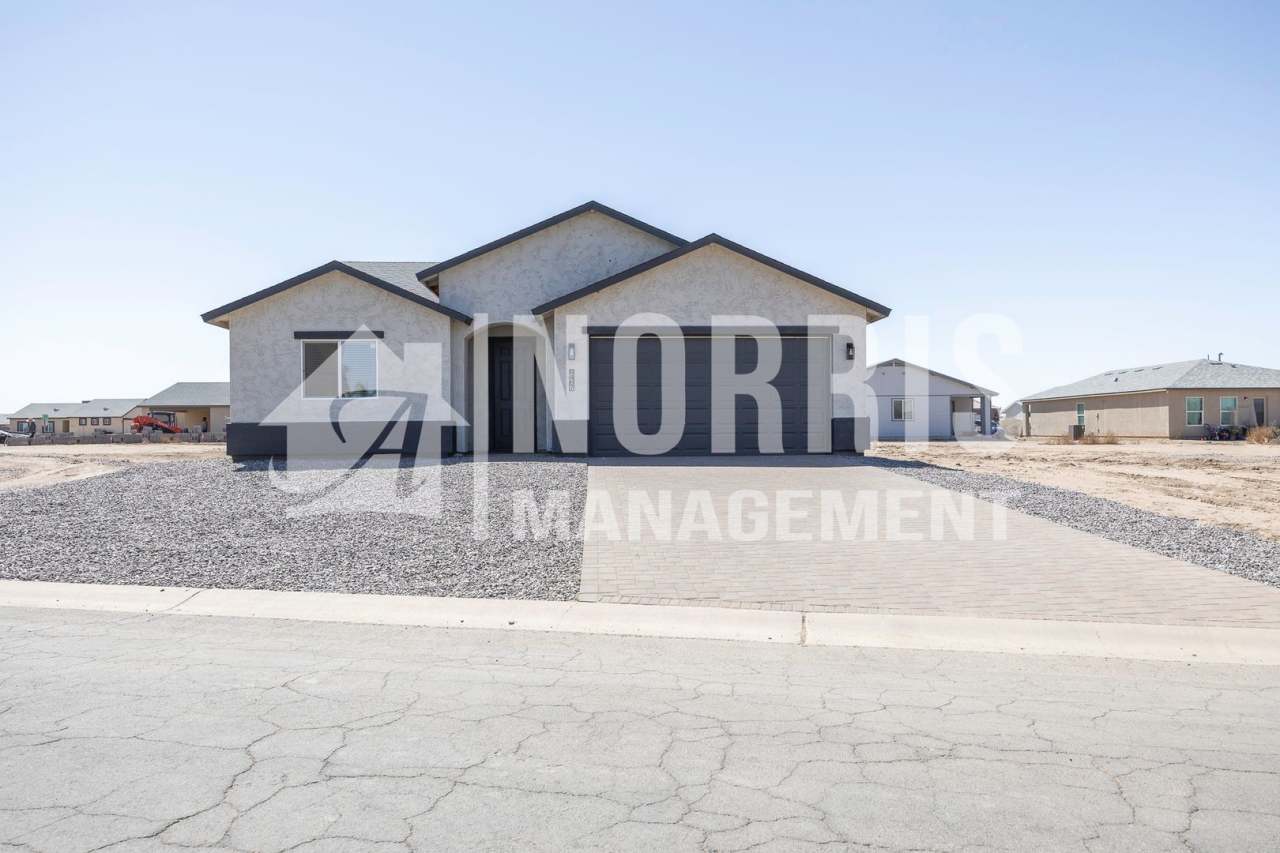 Beautiful Brand New Home in Arizona City