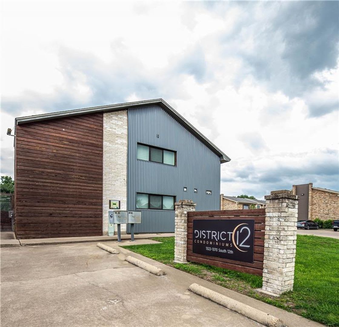 Updated 2/2 Condo Near Baylor!