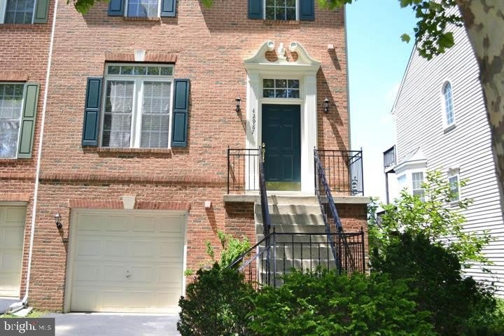 42987 GOLF VIEW Drive