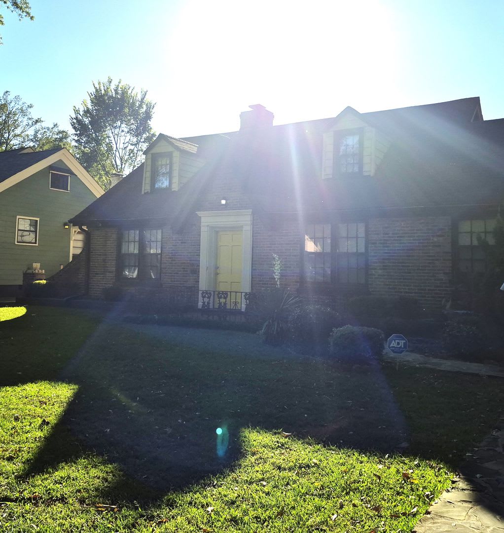 MOVE-IN SPECIAL 1/2 OFF 1ST MONTH'S RENT!!