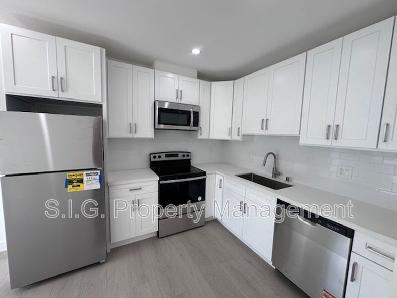 10321 1/2 Eldora Ave